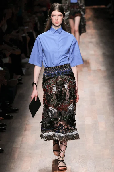 Look 25